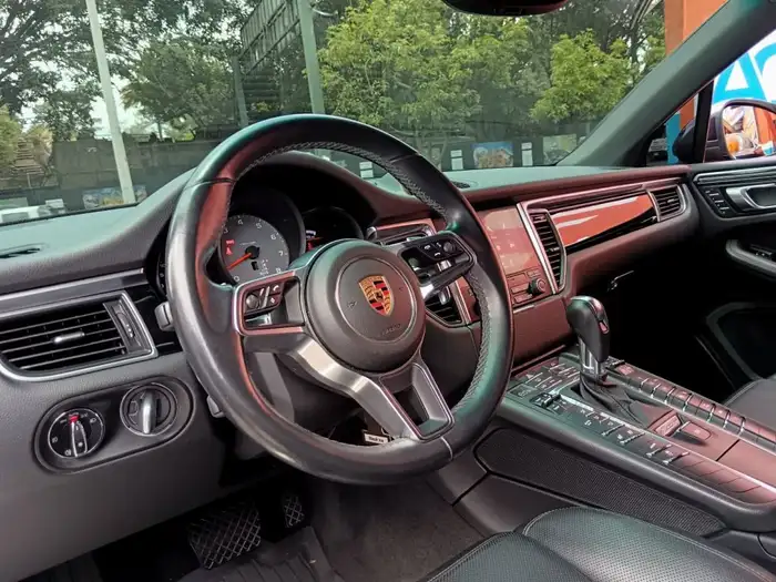 2018 Porsche MACAN S — 7