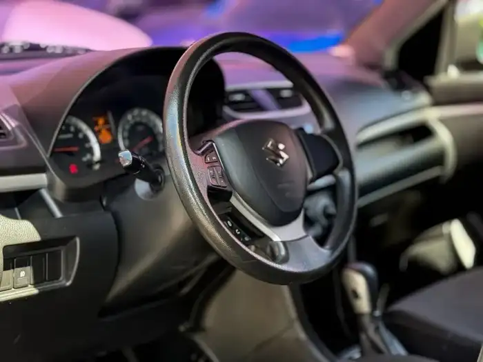 2016 Suzuki SWIFT GLX AUTOMÁTICO DE AGENCIA — 7