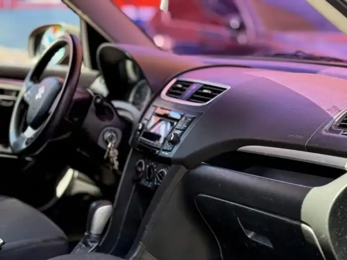 2016 Suzuki SWIFT GLX AUTOMÁTICO DE AGENCIA — 9