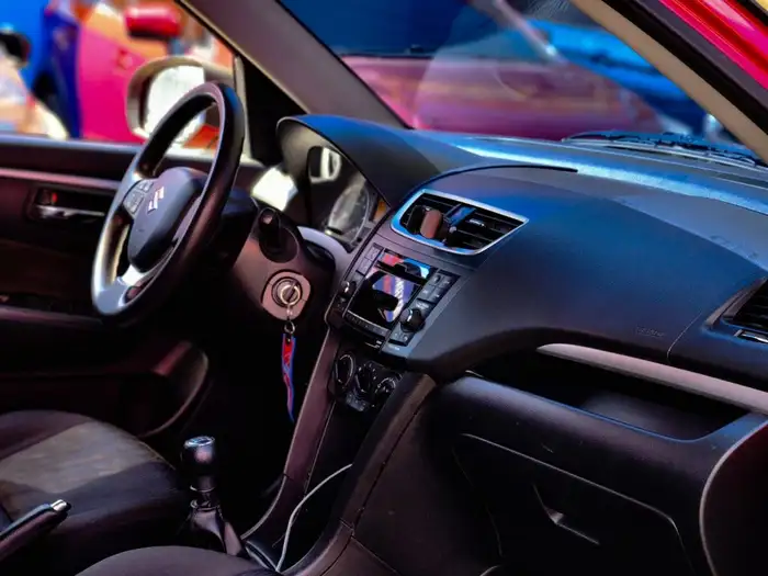 2015 Suzuki SWIFT GLX MECÁNICO DE AGENCIA — 9