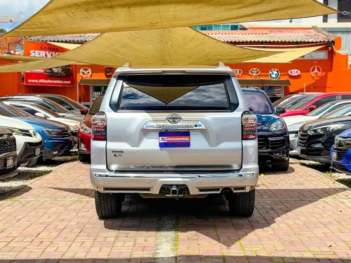 2018 Toyota 4RUNNER SR5 4WD DE AGENCIA — 5