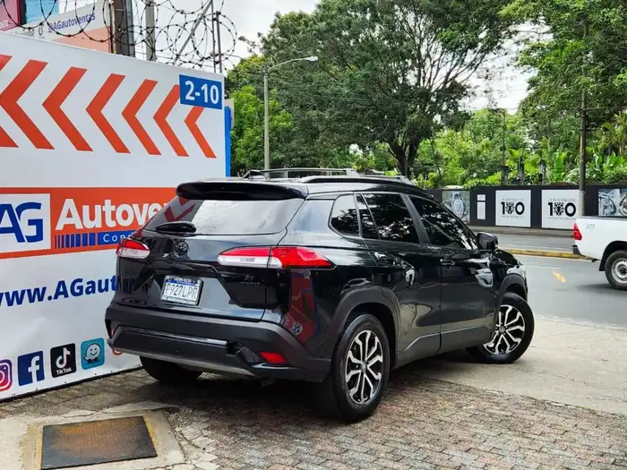 2023 Toyota COROLLA CROSS HYBRID XSE AWD — 4