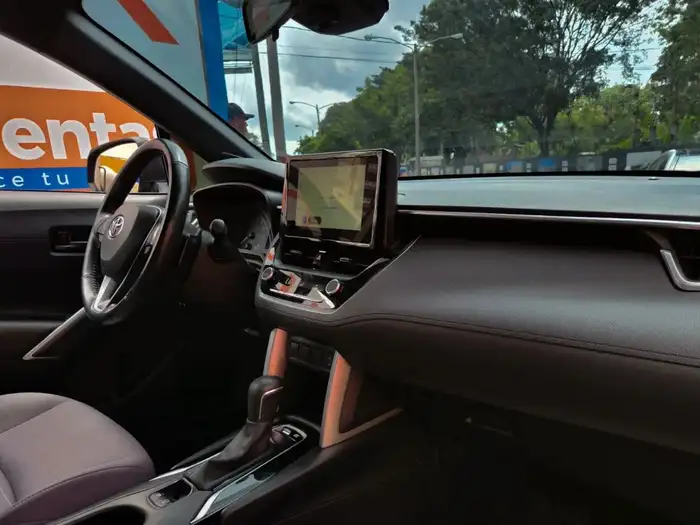 2023 Toyota COROLLA CROSS HYBRID XSE AWD — 9
