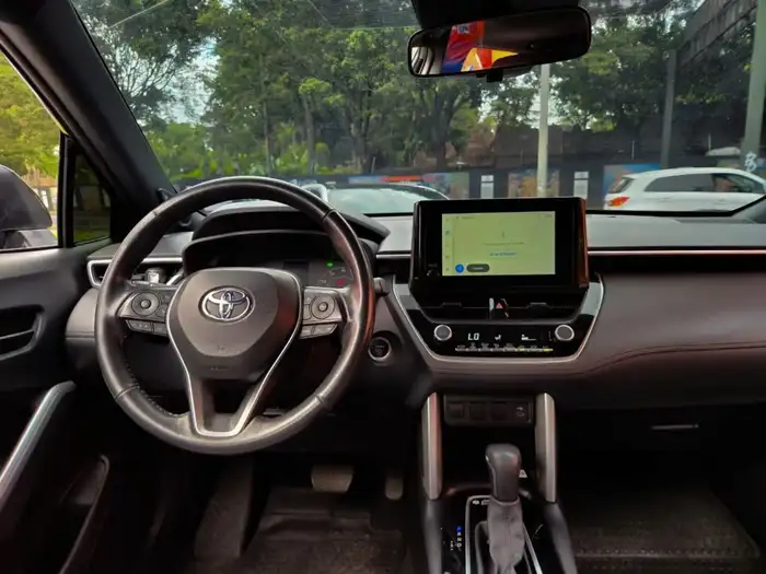 2023 Toyota COROLLA CROSS HYBRID XSE AWD — 10