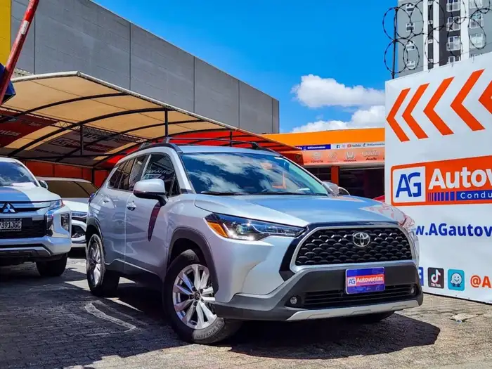 2022 Toyota COROLLA CROSS LE — 3