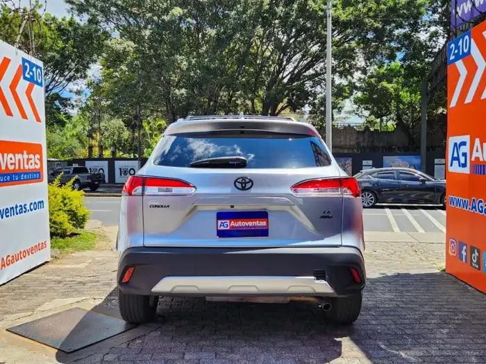 2022 Toyota COROLLA CROSS LE — 5