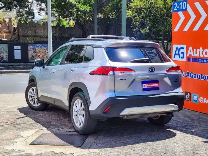 2022 Toyota COROLLA CROSS LE — 6