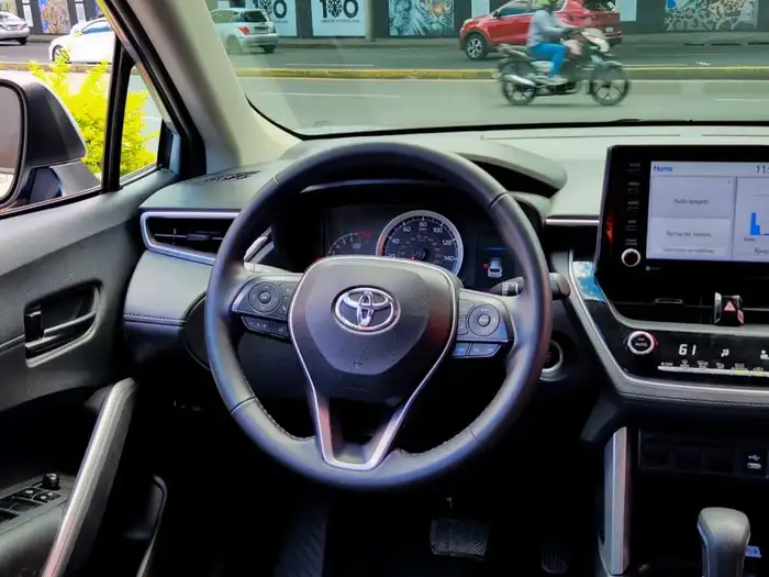2022 Toyota COROLLA CROSS LE — 10
