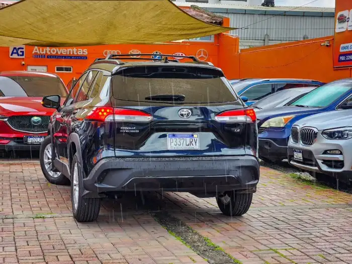 2025 Toyota COROLLA CROSS LE — 4
