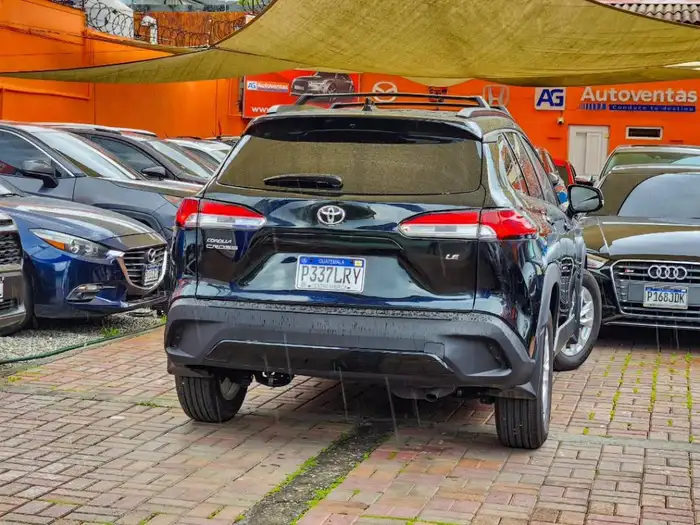2025 Toyota COROLLA CROSS LE — 6