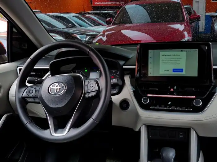 2025 Toyota COROLLA CROSS LE — 10
