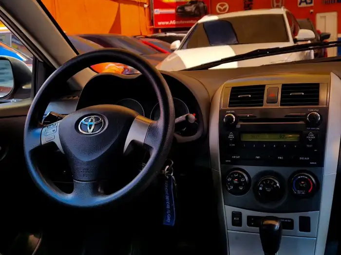 2010 Toyota COROLLA S — 10