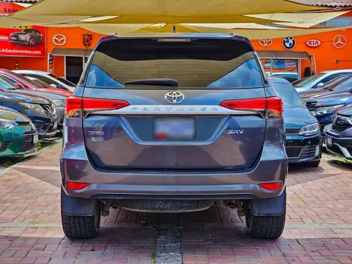 2018 Toyota FORTUNER SRV MECÁNICA DE AGENCIA — 5
