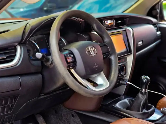 2018 Toyota FORTUNER SRV MECÁNICA DE AGENCIA — 7
