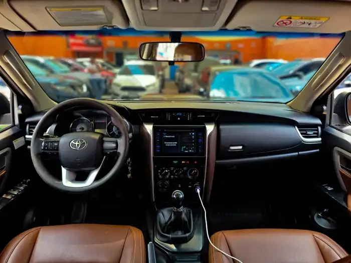 2018 Toyota FORTUNER SRV MECÁNICA DE AGENCIA — 8