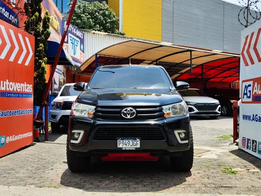 2022 Toyota HILUX 4X4 MECANICO DE AGENCIA — 2