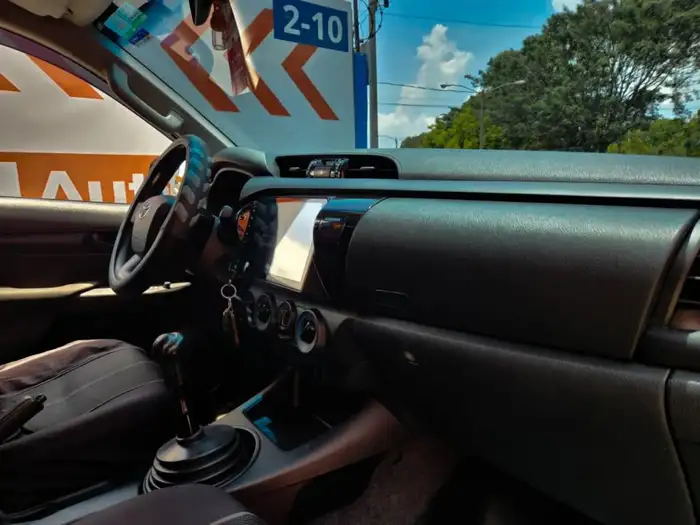 2022 Toyota HILUX 4X4 MECANICO DE AGENCIA — 9