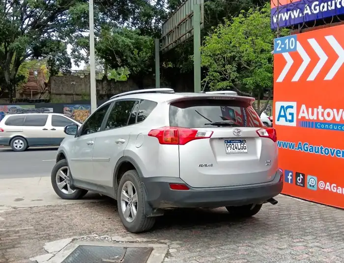 2015 Toyota RAV-4 XLE AWD — 6
