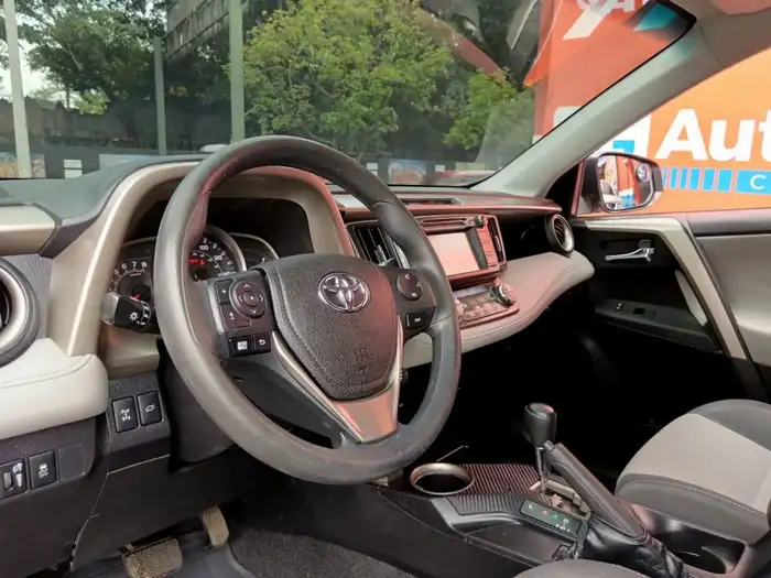 2015 Toyota RAV-4 XLE AWD — 7