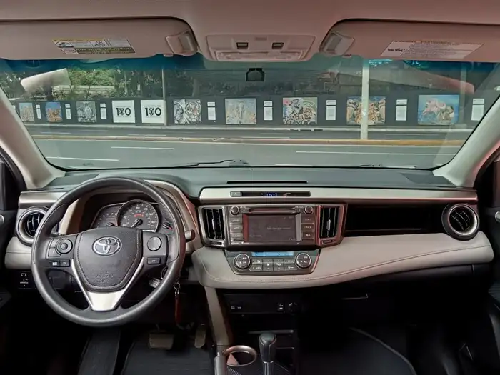 2015 Toyota RAV-4 XLE AWD — 8