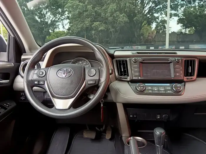 2015 Toyota RAV-4 XLE AWD — 10