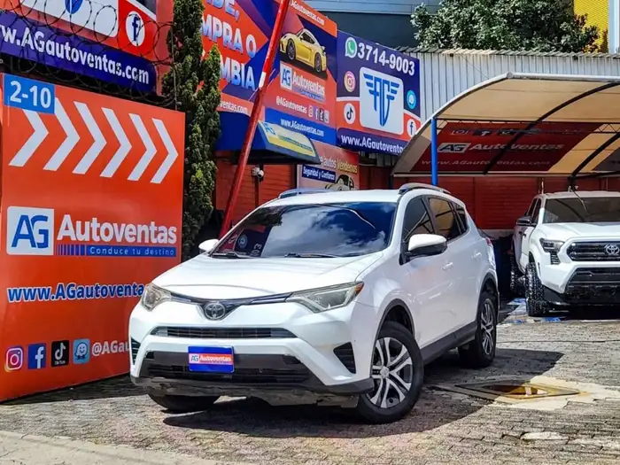 2017 Toyota RAV4 LE FWD — 1