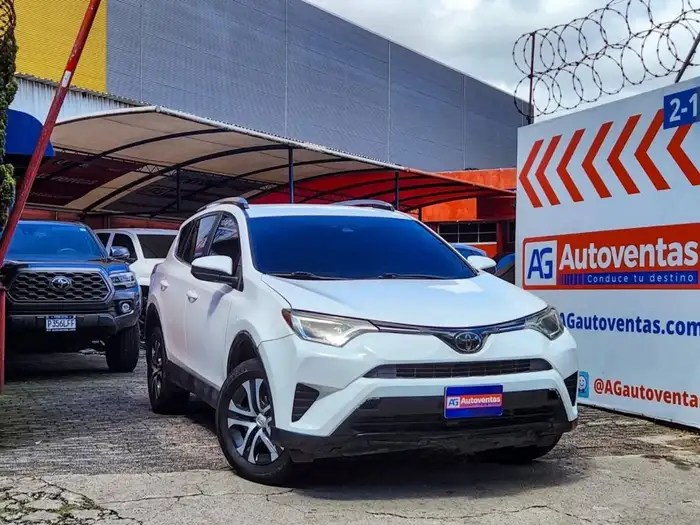 2017 Toyota RAV4 LE FWD — 3