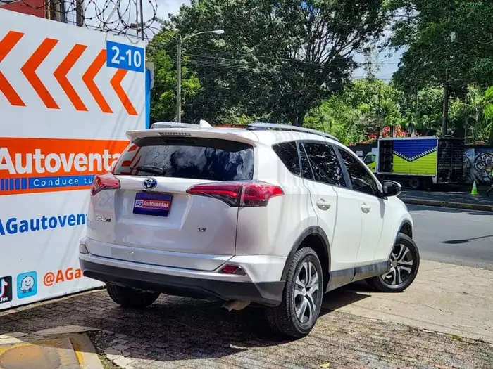 2017 Toyota RAV4 LE FWD — 4