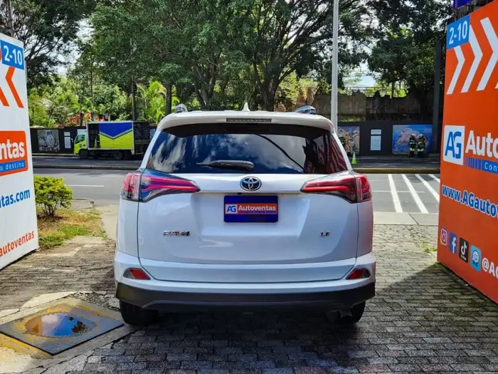 2017 Toyota RAV4 LE FWD — 5