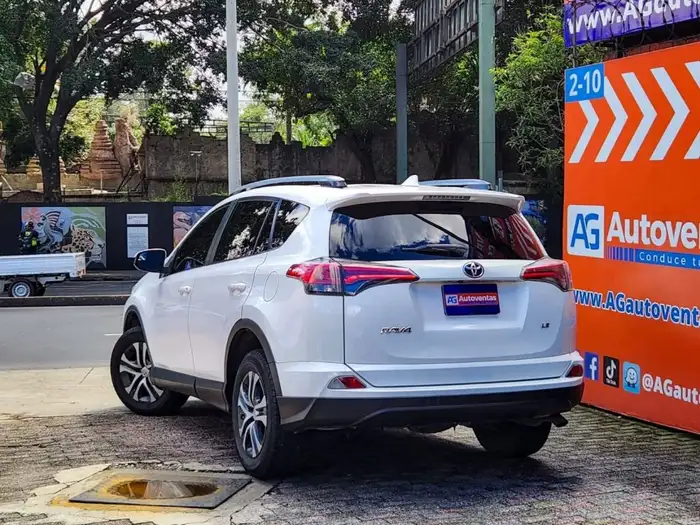 2017 Toyota RAV4 LE FWD — 6