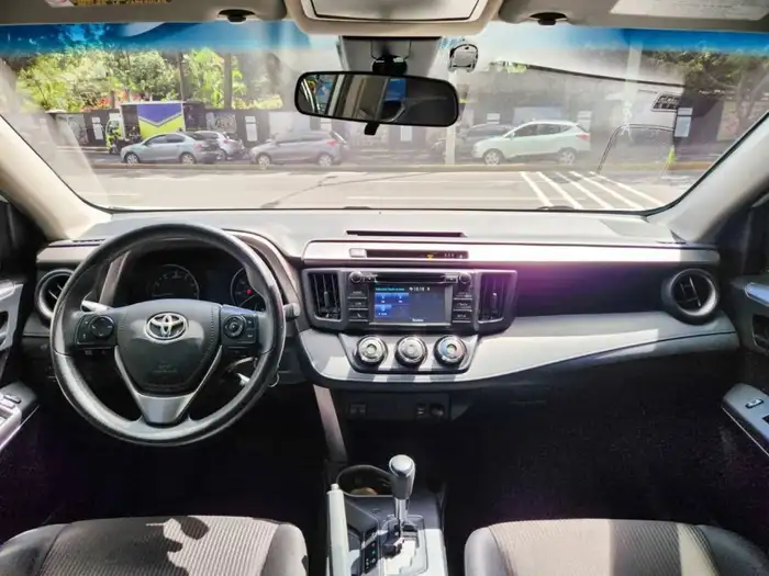 2017 Toyota RAV4 LE FWD — 8