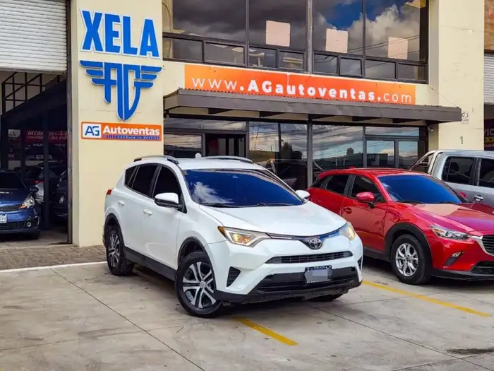 2017 Toyota RAV4 LE FWD — 3
