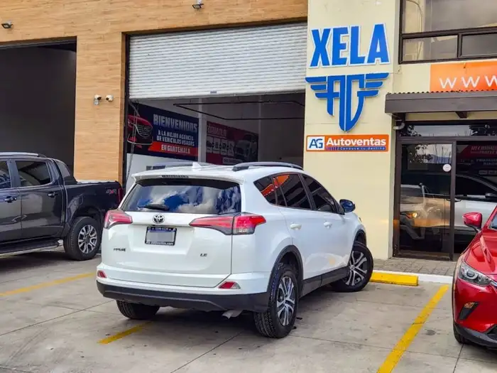 2017 Toyota RAV4 LE FWD — 4