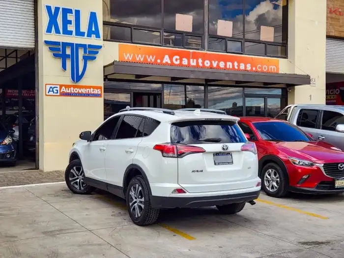 2017 Toyota RAV4 LE FWD — 6
