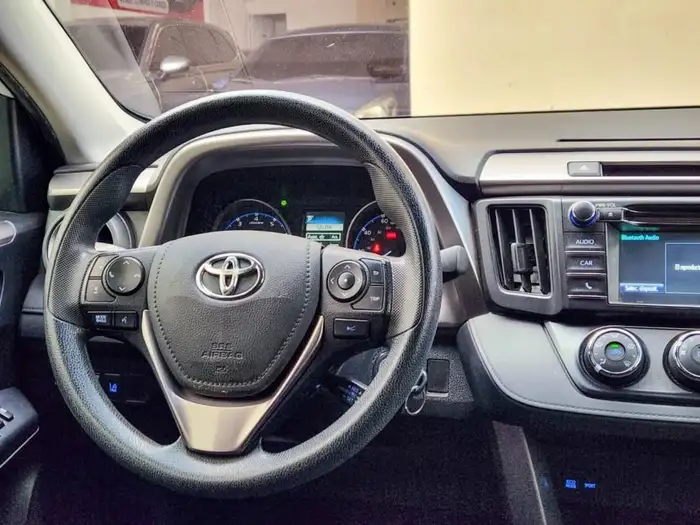 2017 Toyota RAV4 LE FWD — 10
