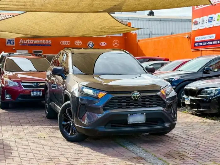 2019 Toyota RAV4 LE — 2