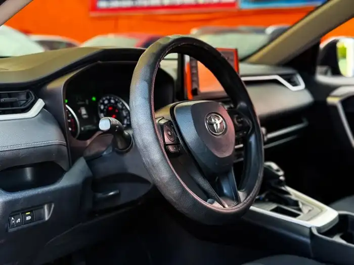 2019 Toyota RAV4 LE — 7