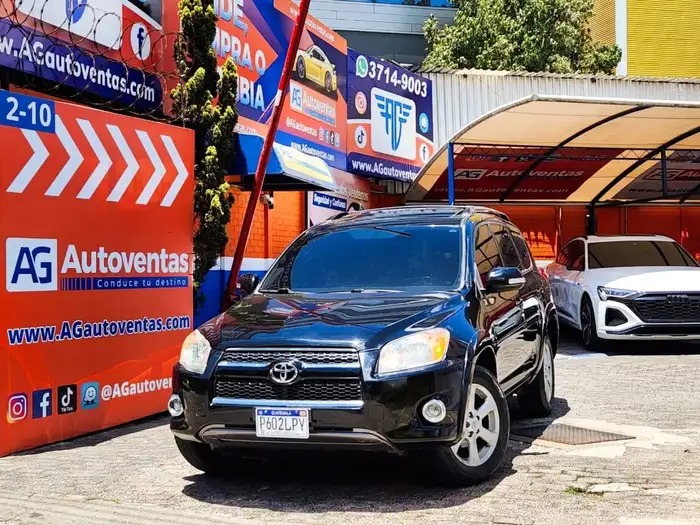 2011 Toyota RAV4 LIMITED 2WD — 11