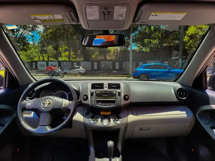 2011 Toyota RAV4 LIMITED 2WD — 8