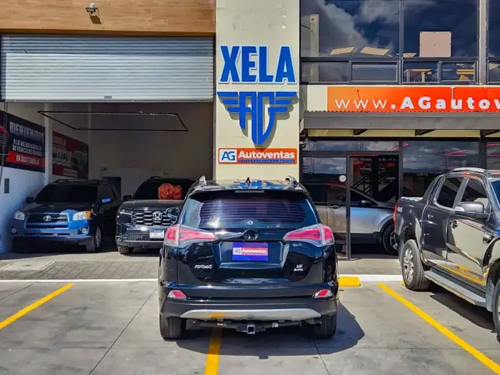 2018 Toyota RAV4 SE 4WD — 5