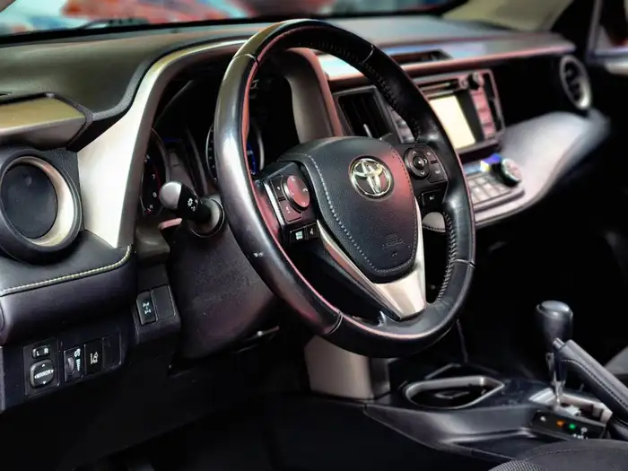 2017 Toyota RAV4 XLE AWD — 7