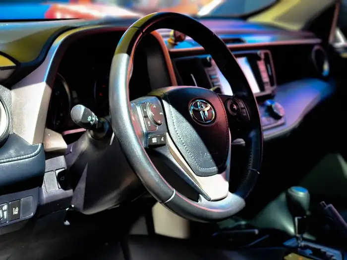 2018 Toyota RAV4 XLE AWD — 7