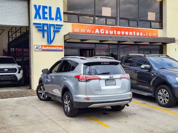 2016 Toyota RAV4 XLE FWD — 4