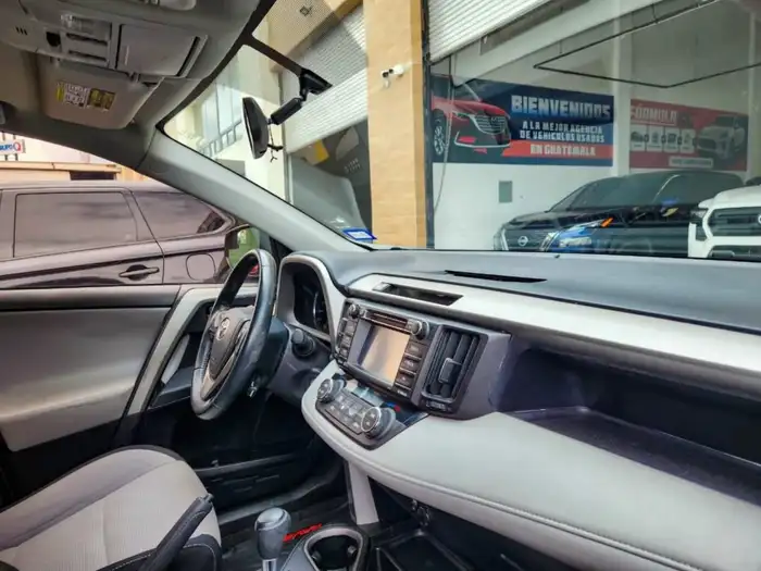 2016 Toyota RAV4 XLE FWD — 9