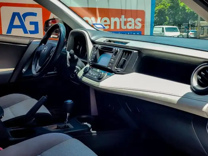 2016 Toyota RAV4 XLE FWD — 9