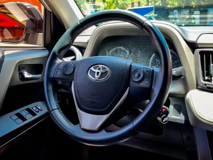 2016 Toyota RAV4 XLE FWD — 10