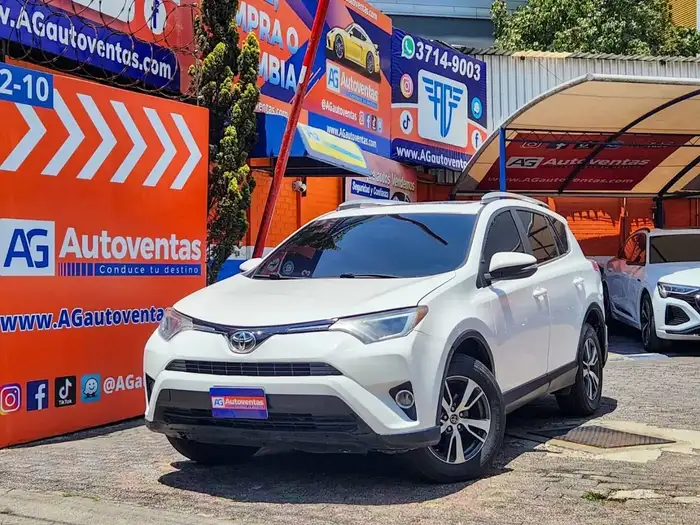 2016 Toyota RAV4 XLE FWD — 11