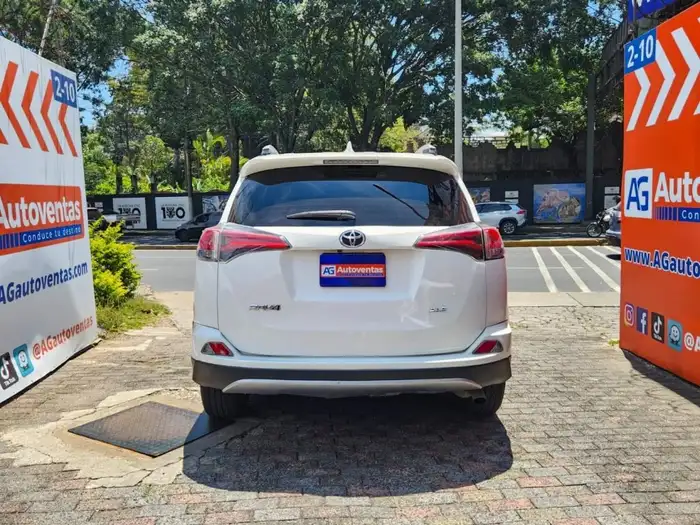 2016 Toyota RAV4 XLE FWD — 5
