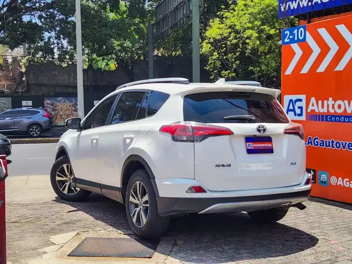 2016 Toyota RAV4 XLE FWD — 6