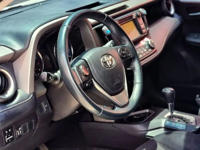 2016 Toyota RAV4 XLE FWD — 7